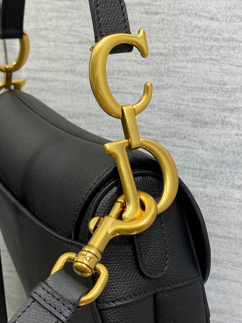 Elegant Curved Saddle Shoulder Bag